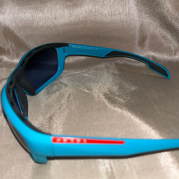 Prada unisex Sunglasses with case - Picture 5 of 5